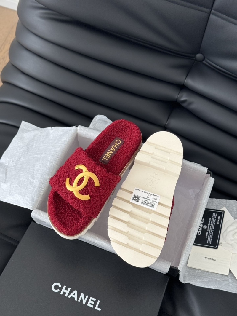 Ch**el slippers